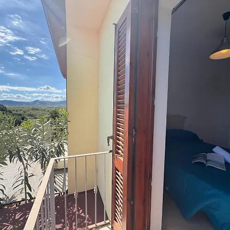 Affittasardegna - Casa Girasole Daire *